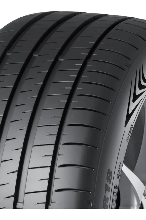 Dunlop SP Sport Maxx 060+ 215/55 R17